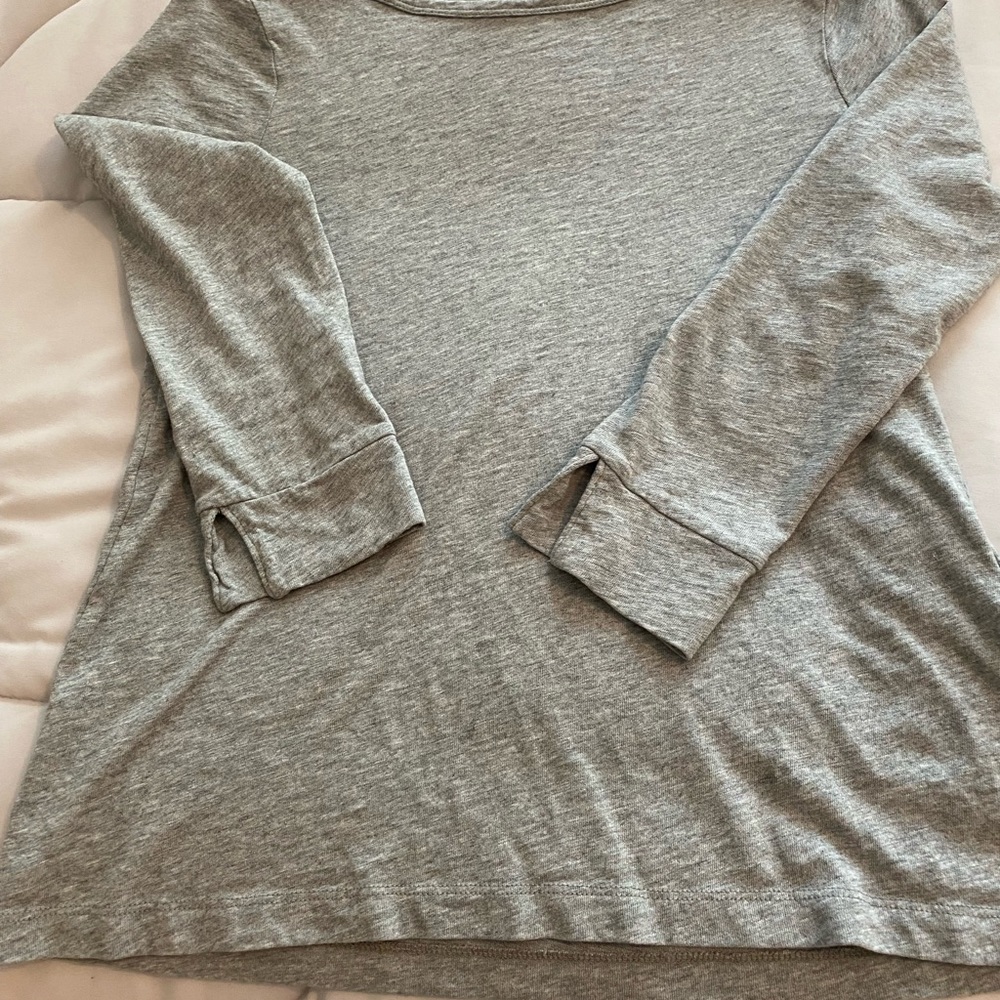 J crew painter tee. Size XS. No sign of wear.